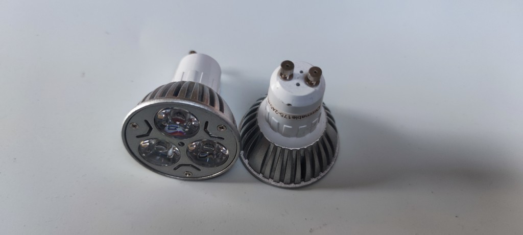 Светодиодная лампа GU10