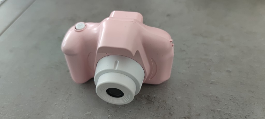 Игрушечная камера